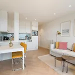 Apartman Romantic Getaway With Sea View In *
