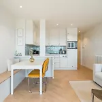 Romantic Getaway With Sea View In Apartman