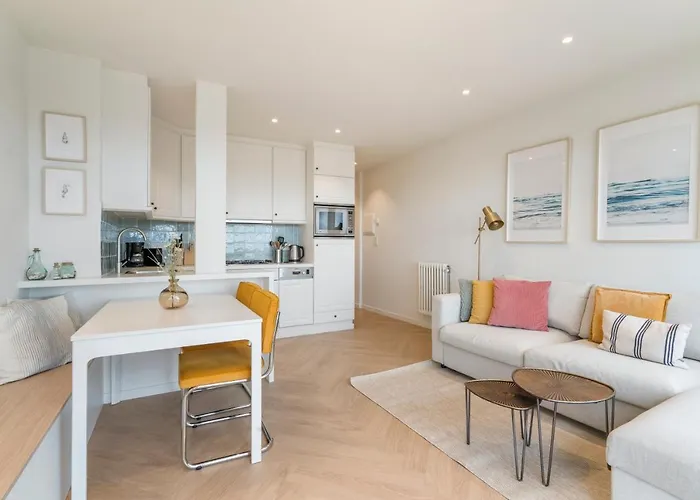 아파트 Romantic Getaway With Sea View In *