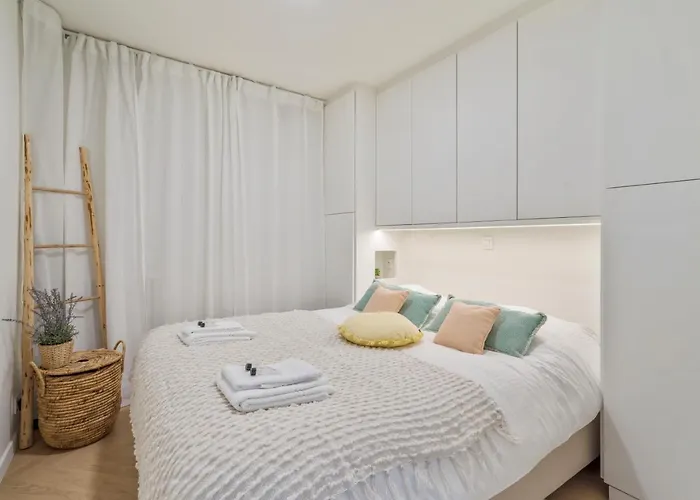 Romantic Getaway With Sea View In 아파트 니우포르트