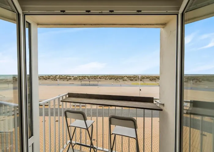 Romantic Getaway With Sea View In 아파트 니우포르트