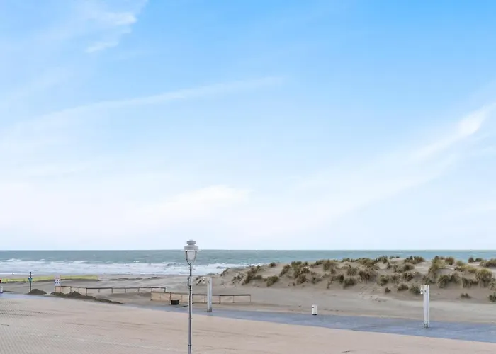 Romantic Getaway With Sea View In 아파트 *